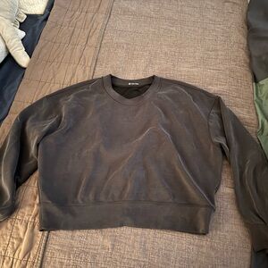 EUC Lululemon Softstreme Perfectly Cropped Crew